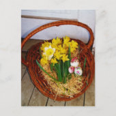 Een korf van gele diaffodils en paasgriep feestdagenkaart (Voorkant)