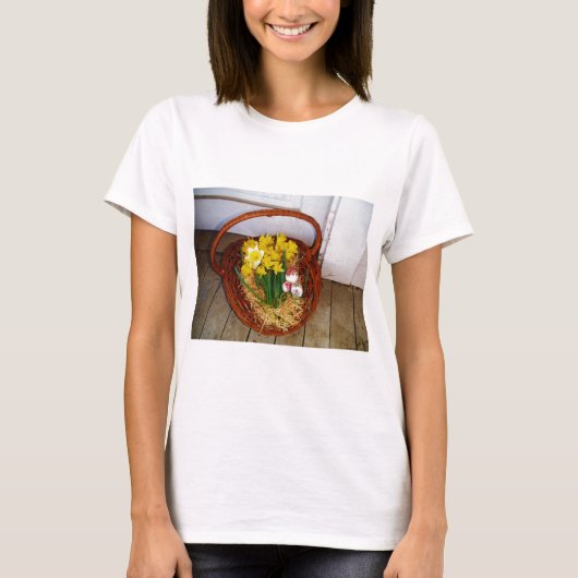 Een korf van gele diaffodils en paasgriep t-shirt (Voorkant)