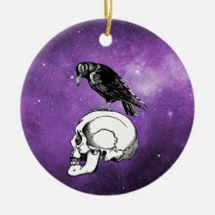 Een kraai of raaf en schedel Halloween Paarse Melk Keramisch Ornament