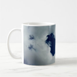 Een kromming in de wolken koffiemok