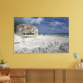 Een kruimelende bunker canvas afdruk (Insitu (Woonkamer))