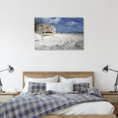 Een kruimelende bunker canvas afdruk (Insitu (Slaapkamer))