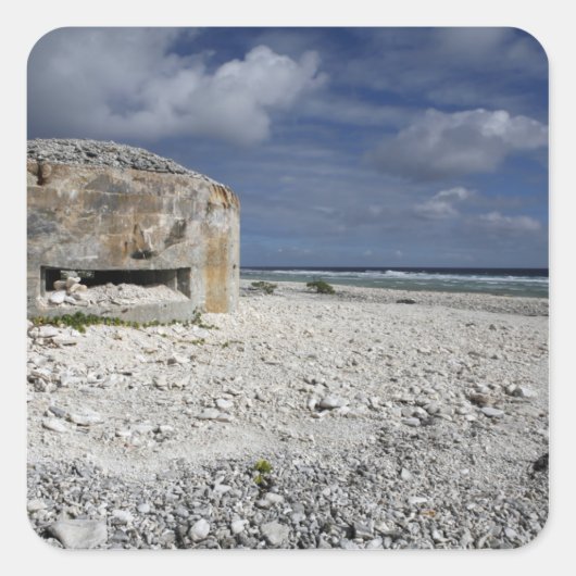 Een kruimelende bunker vierkante sticker (Voorkant)