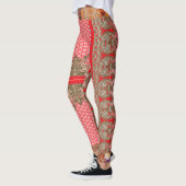 Een kruissteek patroon met een rode rand leggings (Links)