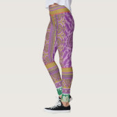 Een kruissteekpatroon met een paarse en gele B Leggings (Links)