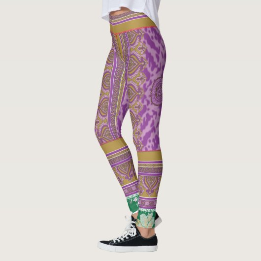 Een kruissteekpatroon met een paarse en gele B Leggings (Links)