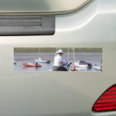 Een kunstenaar in Bosham Harbour, West Sussex, Eng Bumpersticker (Op auto)