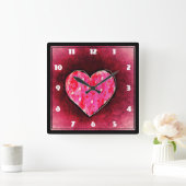 Een Kute Hand tekende Roze Hart op een Grunge Text Vierkante Klok (Huis)