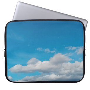 Een laag wolken laptop sleeve