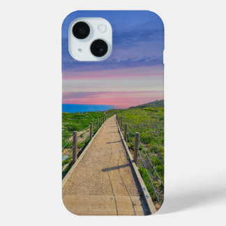 Een lang kronkelend voetpad bij Point Dume iPhone 15 Case