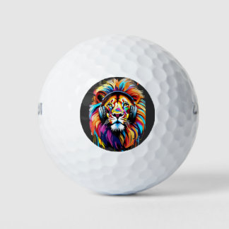 Een leeuw in een hoofdtelefoon golfballen