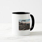 Een lege droogdok, marinescheepswerf mok (Voorkant rechts)