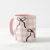 Een leuke roze mok (Voorkant links)