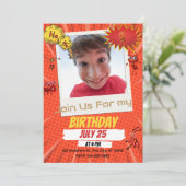 Een leuke verjaardagsuitnodiging in sinaasappel en feestdagenkaart (Staand voorkant)