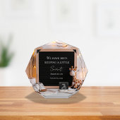 Een leuke vreugdevolle baby giraffe zwangerschapsa fotoblokken