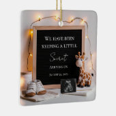 Een leuke vreugdevolle baby giraffe zwangerschapsa keramisch ornament (Rechts)