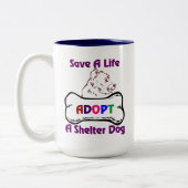Een leven redden Een Mok van de Shelter Dog aannem (Links)