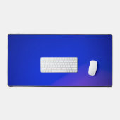 Een levendig, abstract beeld met een diepblauwe bureaumat (Keyboard & Muis)