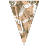 Een levendig stoffenontwerp met ingewikkelde bloem vlaggetjes (Eerste vlag)