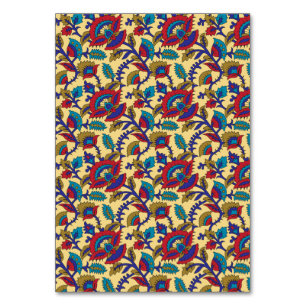 Een levendig textiel kunstwerk met vet rood, ja kaart