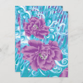 Een levendig textielontwerp met paarse en turq informatiekaartje (Voorkant / Achterkant)