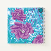 Een levendig textielontwerp met paarse en turq notitieboek (Achterkant)