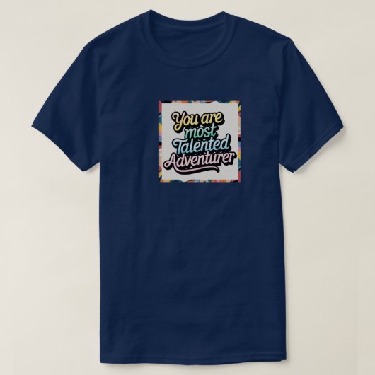 Een levendig, typografisch avontuur T-shirt (Design voorkant)