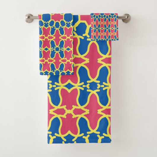 Een levendig, veelkleurig printpatroonontwerp bad handdoek (Insitu)