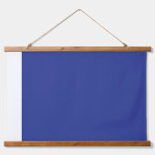 Een levendige blauwe achtergrond met een schoon wi hangend wandkleed (Voorkant 2)