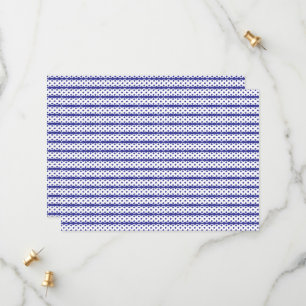 Een levendige blauwe lucht met verspreide witte wo save the date