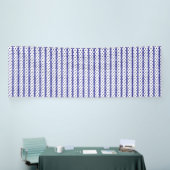 Een levendige blauwe lucht met verspreide witte wo spandoek (Beurs)