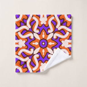 Een levendige multi-kleur stof print patroon ontwe bad handdoek