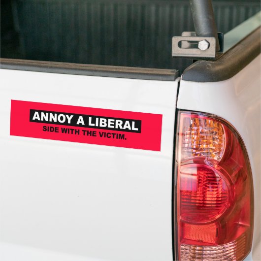 EEN LIBERAL. ZIJDE MET HET SLACHTOFFER BUMPERSTICKER (Op Truck)