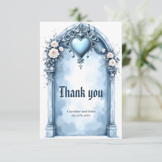 Een  lichtblauwe boog met florale accenten, bedankkaart (Staand voorkant)