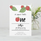 een lief kleintje framboos verjaardag Uitnodiging (Staand voorkant)