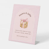 Een lief koekjesmeisje eerste verjaardag geschenke reclamebord met voetstuk (Voorkant)