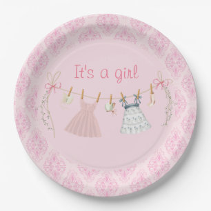 Een lief meisje op de eigen manier, baby shower in papieren bordje