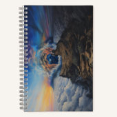 Een liefdevol stel dat op de rand van een Cliff Be Notitieboek (Voorkant)