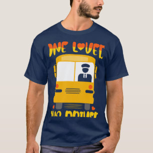 Een liefdevolle bus-chauffeur in de schoolbus t-shirt