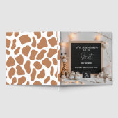 Een lieflijk zittende giraffe Keepsake baby boek (Volledig)