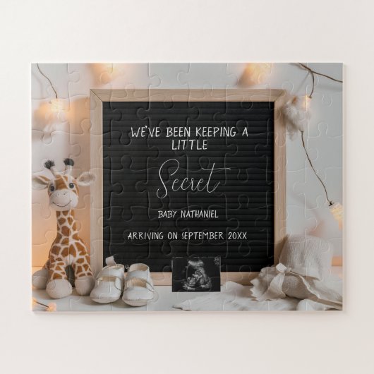 Een lieflijk zittende giraffe zwangerschapsaankond legpuzzel (Horizontaal)