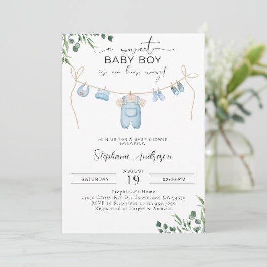 Een lieve baby jongen is onderweg Laundry Blue Kaart (Staand voorkant)