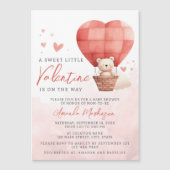 Een lieve kleine Valentijn is op de weg Baby showe Magnetische Uitnodiging (Voorkant)