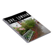 Een Londense straat en regen Engeland Notitieboek (Rechterzijde)