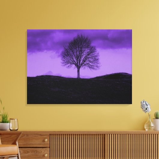 Een Lone Tree Pop Art Paarse Landschaps Canvas (Insitu (Woonkamer))