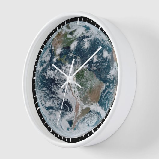 Een losse keten van tropische cyclonen (Hoek)