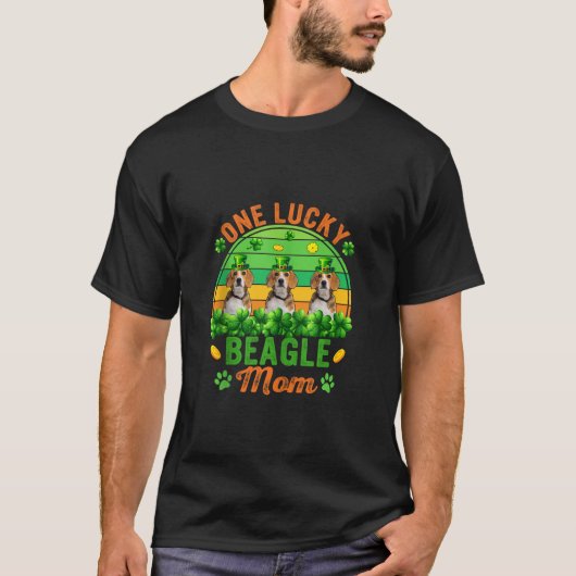 Een Lucky Beagle Moeder St Patrick's Dag Drie Scha T-shirt (Voorkant)