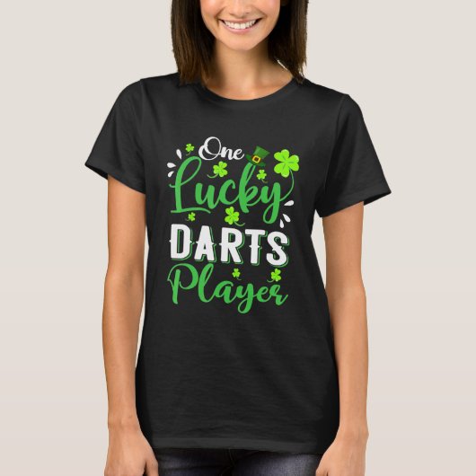 Een Lucky Darts Player Shamrock Leprechaun Pet Pat T-shirt (Voorkant)