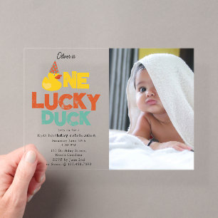 Eén Lucky Duck Uitnodiging 1e Verjaardag Foto