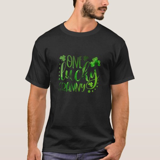 Een Lucky Granny Lucky Shamrock Family St Patrick T-shirt (Voorkant)
